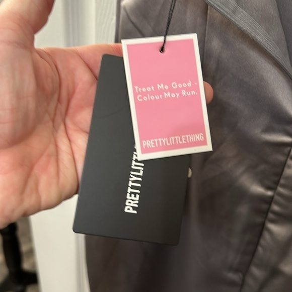 Prettylittlething dress. NWT Gray. Spaghettis straps. Midi length. Size 6 - Picture 7 of 9